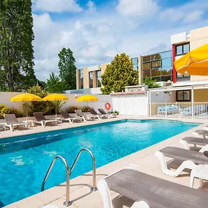 Ibis Styles Cap 3000 Aeroport מלון
